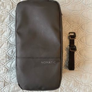 Nomadic Toiletry Bag 2.0 (Black) Size Regular